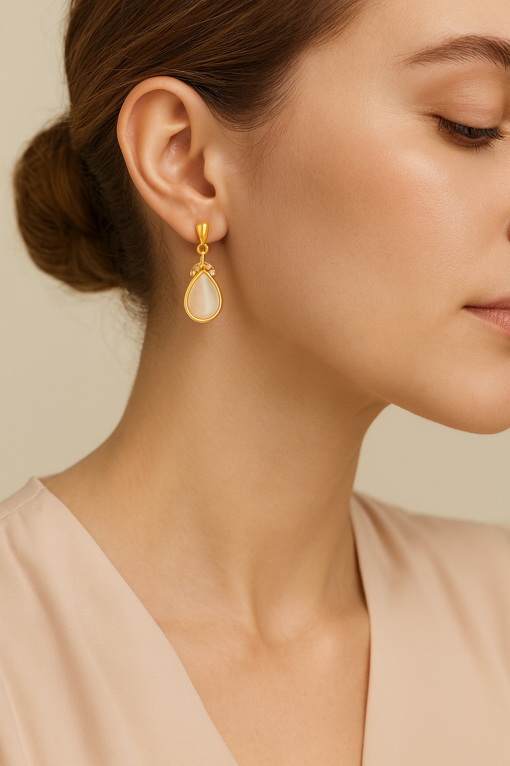 Gold-Plated Teardrop Pearl Earrings with CZ Accents – Everyday Elegance