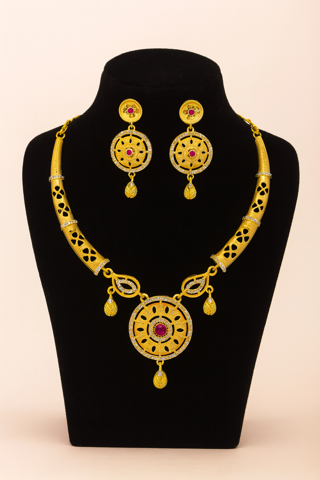 Gold-Plated Round Pendant Necklace & Earrings Set with Floral Cutwork – Pink CZ Bridal Jewelry for Women
